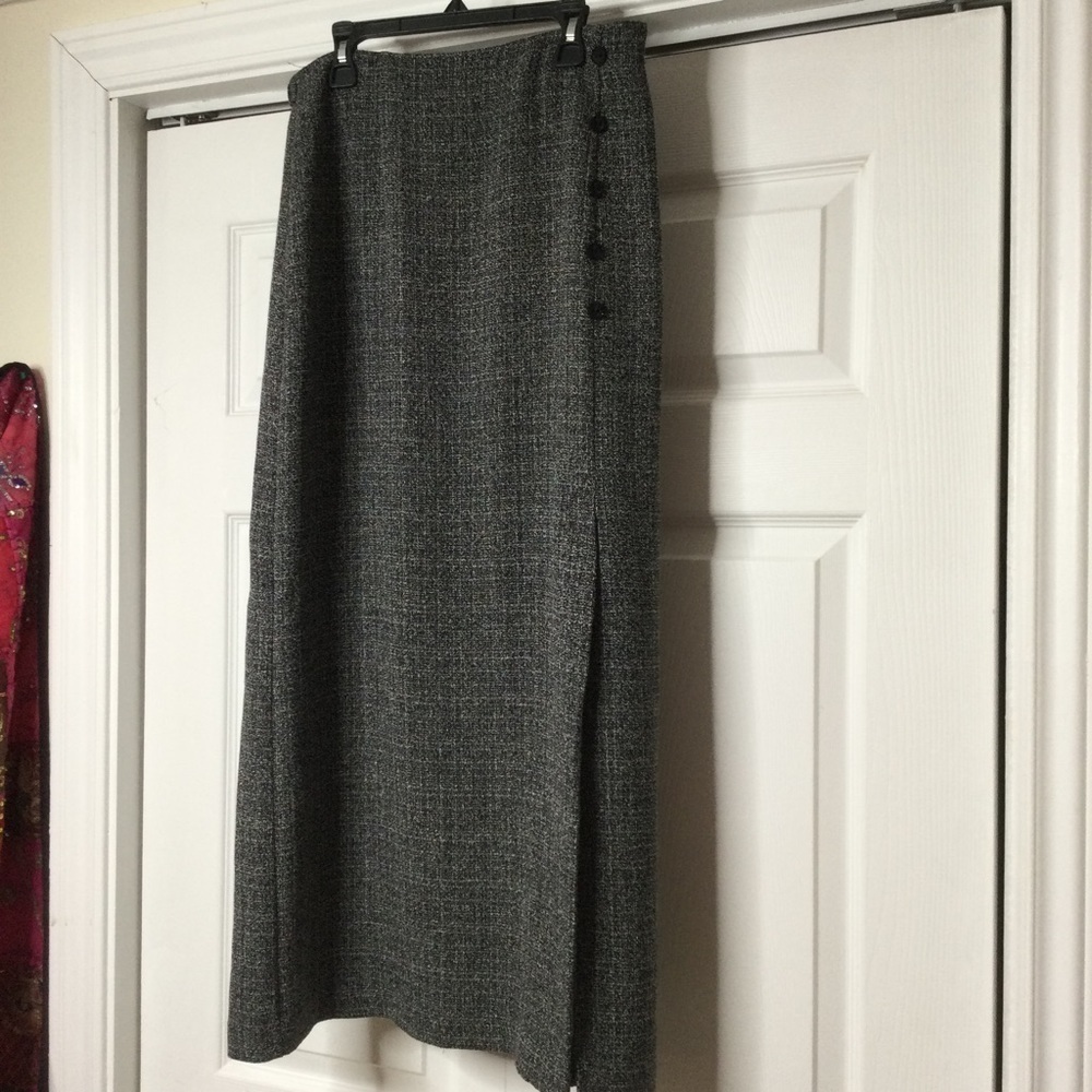 Bantry Bay weave skirt slimming
